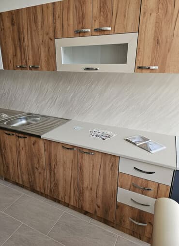 Kuhinja je od iverice dužine 2m gornji i donji delovi sa prohromskim na lalafo.rs Kuhinja je od iverice dužine 2m gornji i donji delovi sa prohromskim