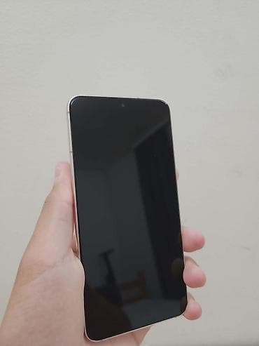 Samsung Galaxy S22 – ružičasto-zlatna boja (Pink Gold) - Ekran: 6.1" na lalafo.rs Samsung Galaxy S22 – ružičasto-zlatna boja (Pink Gold) - Ekran: 6.1"